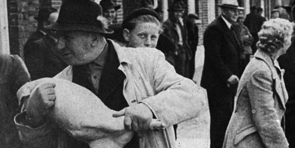 Schwarzweißbild vom Ferkelmarkt. ca. 1950